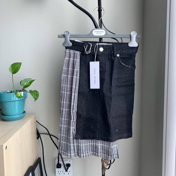 👗EACH x OTHER Denim paneled mini skirt👗 - Picture 3 of 7